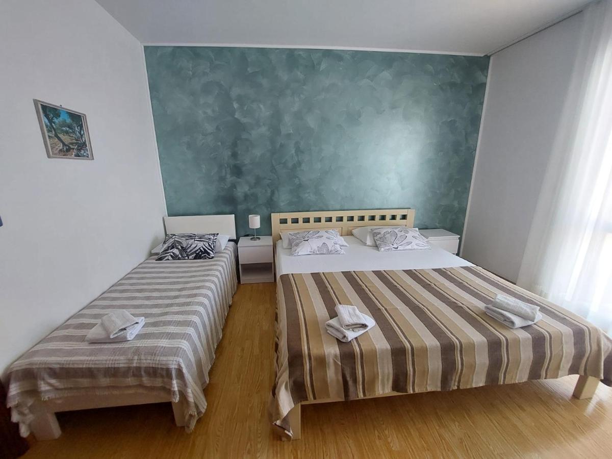 Apartments By The Sea Mavarstica, Ciovo - 2043 Трогир Экстерьер фото